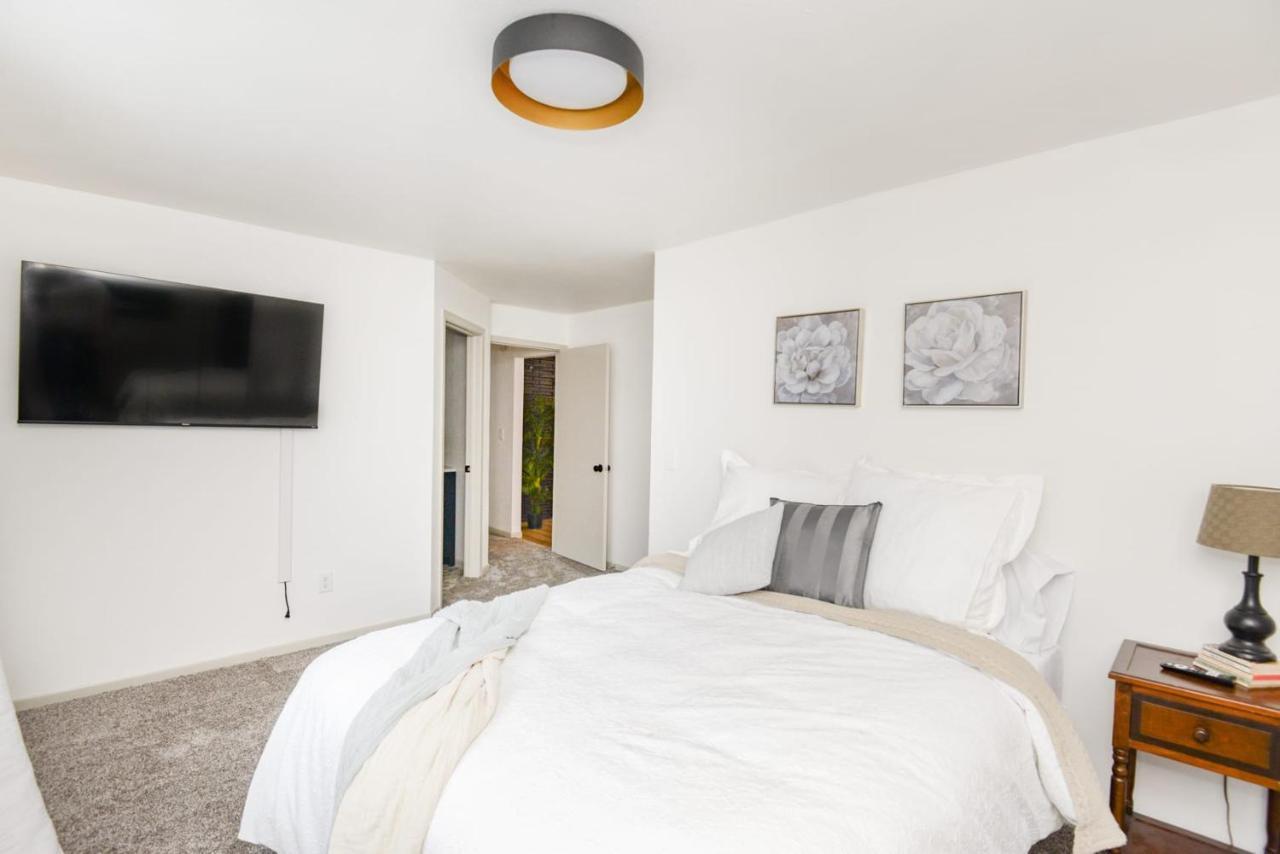 New Remodeled Townhome In Central Fargo Exterior foto