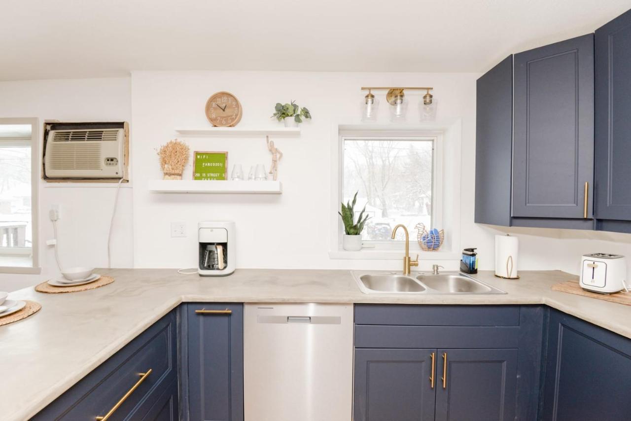 New Remodeled Townhome In Central Fargo Exterior foto